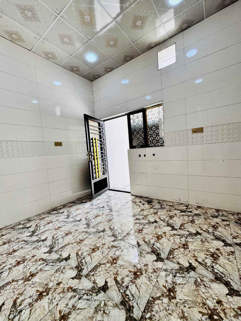 دار البيع في شط العرب الجزيرة باب الهوى مساحه 190متر سعر 78وبي مجال للاستفسار ***********
