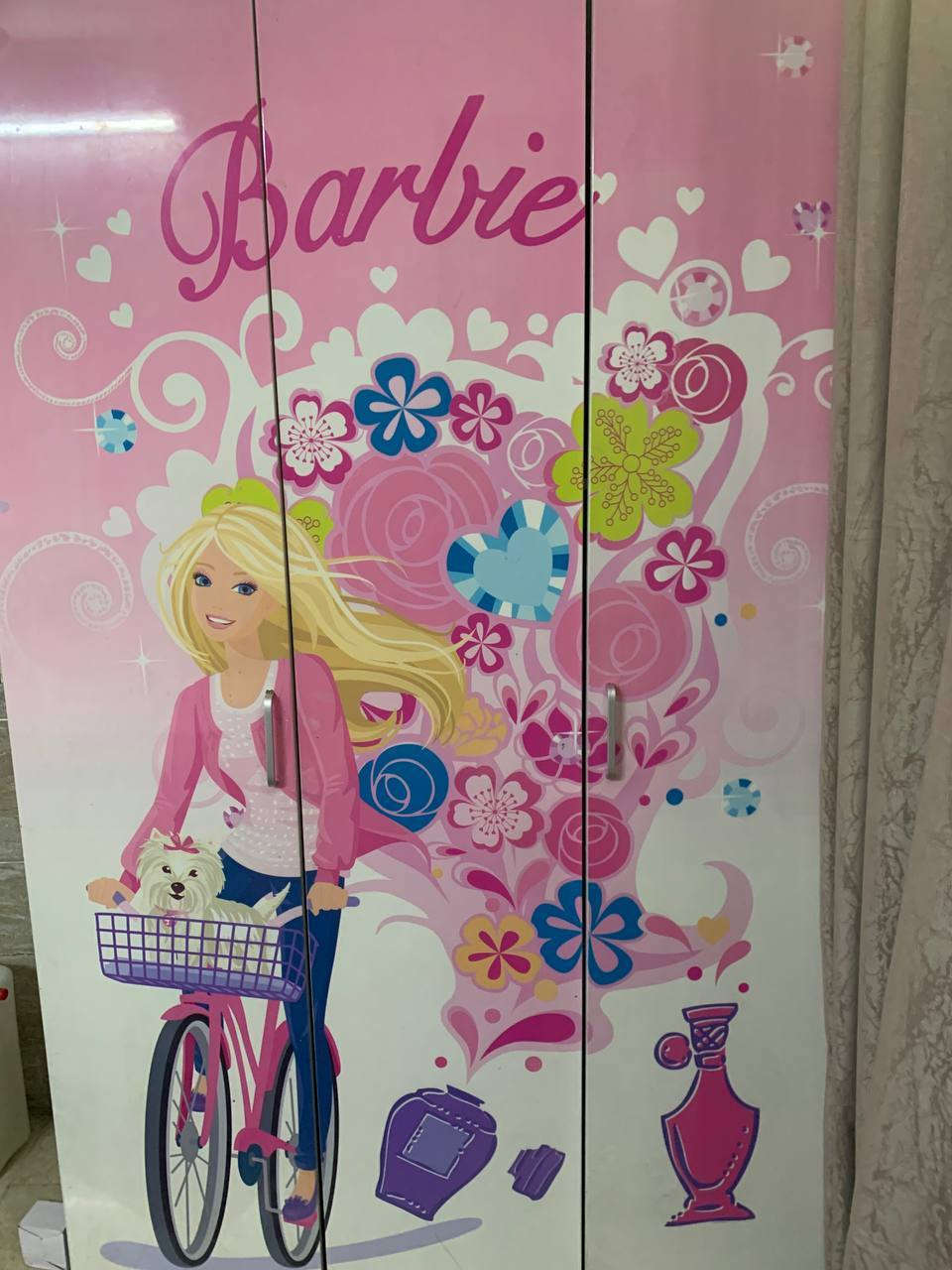 غرفة 
2 جرابي
ميز تواليت
كنتور
ب 200 الف
للاستفسار واتساب ***********
