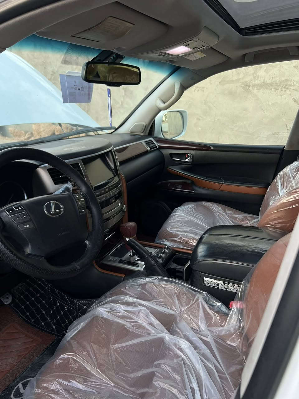 السلام عليكم لكزس 2014 بريم فول مواصفات للأخير فتحة كشنات جلد لون جكليتي جكات السياره مقبطه مواصفات بيها بارد صفحة اليمنه جاملغ امامي شبر والخلفي كارت على كد فره البك لايت كير مكينه اكفلك ياهم كفاله عامه شرط الفحص سعرها 4 يعني اربع شدات وبيها مجال قليل وترهم مراوس بـ سياره اقل مكاني بصره كرمه علي للاستفسار اكثر رقمي ***********
