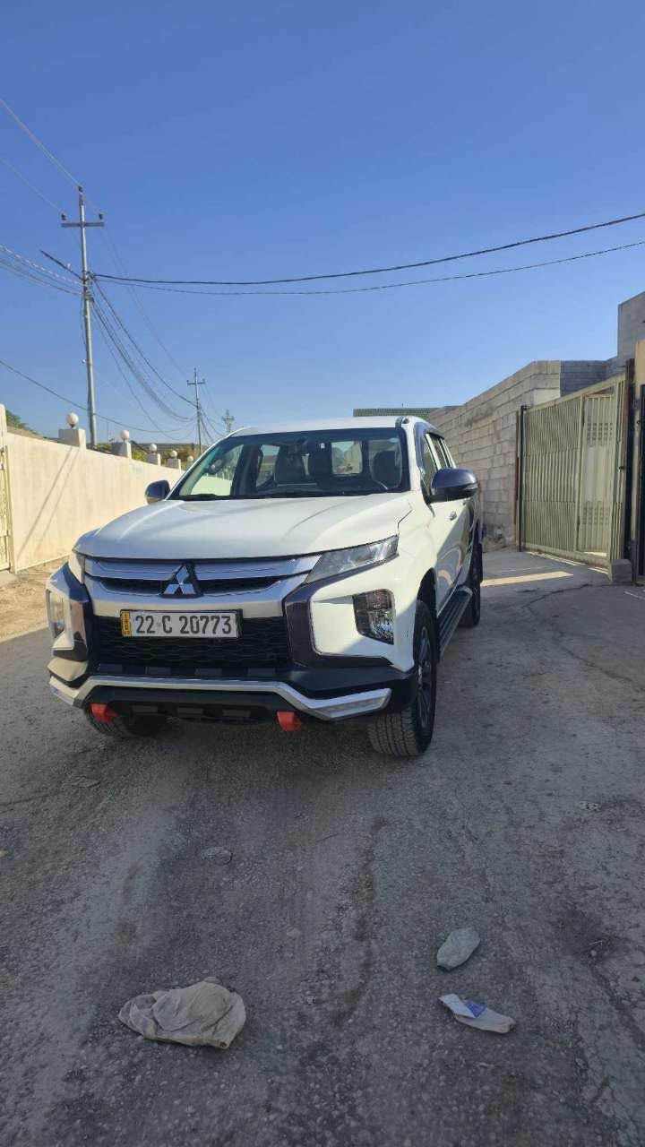 ميتسوبوشي ,قضافي 
موديل ٢٠٢٠ 
ماشي ١٩٤ هزار کم 
مواصفات درجه ٢ 
بي بوياغ هەموو قالبی بە شەرت 
رقم جدید 
داوای ١٧٨ وەرەقە دەکەم  ، مجالی کەمی تئدایە 
ژمارەی تلفون *********** أربيل, العراق
