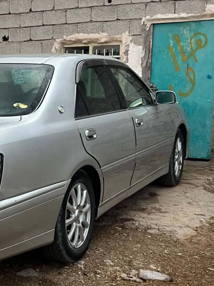 بۆ فرۆشتنو گۆڕینەوە بەشتێ بەدڵم بێ کۆدی نەبێ دایمەنێ بۆم ڕەحمەتو لێ بێ
مەلیڪە مووس ٢٠٠٢
کۆدی هەیە بەناو خۆمانۆیە
دیفۆر گەورە ١٧٥ بەنزین زۆر کەم ئەخوا مەکینەی سفرە
سوکان کارەبا
ئاوێنە کارەباو ئیتەر
شاشە 
تەبرید ساردو گەرم بەشەرت ئەیڕچێنێت
گێڕو مەکینە بەشەرت
زەڕبەو لێدراو کەڤەر بەشەرت
تەقەو ڕەقە بەشەرت
بێ چاڵ بێ شوخت بێ قوپاوی
یەک دینار مەسرەف چیە نیەتی
سەیارەکە وەک ڕەسمەکان جوانە 
سعر ٤٣ تۆزێ مەجال 
لەکەلارە
***********
