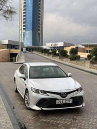 كامري ٢٠٢٠ • أبيض صدف • ٥٠٠٠٠ كم