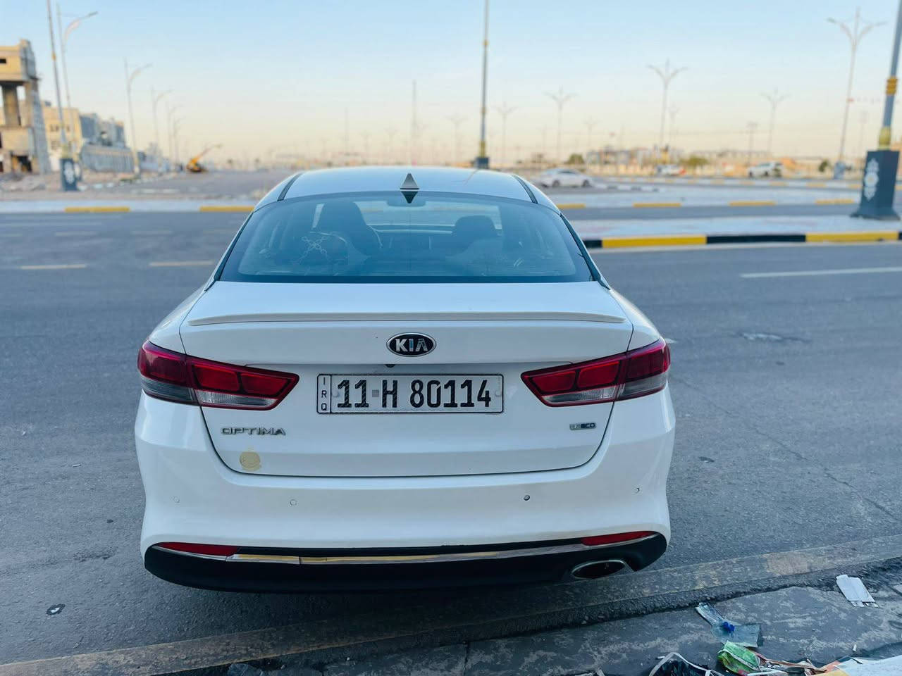 اوبتيما وارد مريكي بدون حادث  2016رقم بغداد نكليزي 
بيها  كم قطعه رش جماليه 
بدون شخوط و رصعات سيارة جديدة
محرك مامفتوح بدون صوت وصرف وبخار 
مواصفات / تحكمات تبريد بيانو …
شاشة وكاميرا خلفية / شفتات استيرن / مراية شفط /
حساس خلفي /  
فول تحكمات استيرن / ليد امامي / بلاجكتور زينون / 
بك لايت ليد زينون / بقية المواصفات معروفة
تخم تايرات مجموعة استيرن حدادية كلها شرط
السيارة جاهزة من كلشي شرط
سعر 108 بيها مجال للطيبين 🌹
مكاني كربلاء  
شراي اتصل وتدلل*********** كربلاء, العراق
