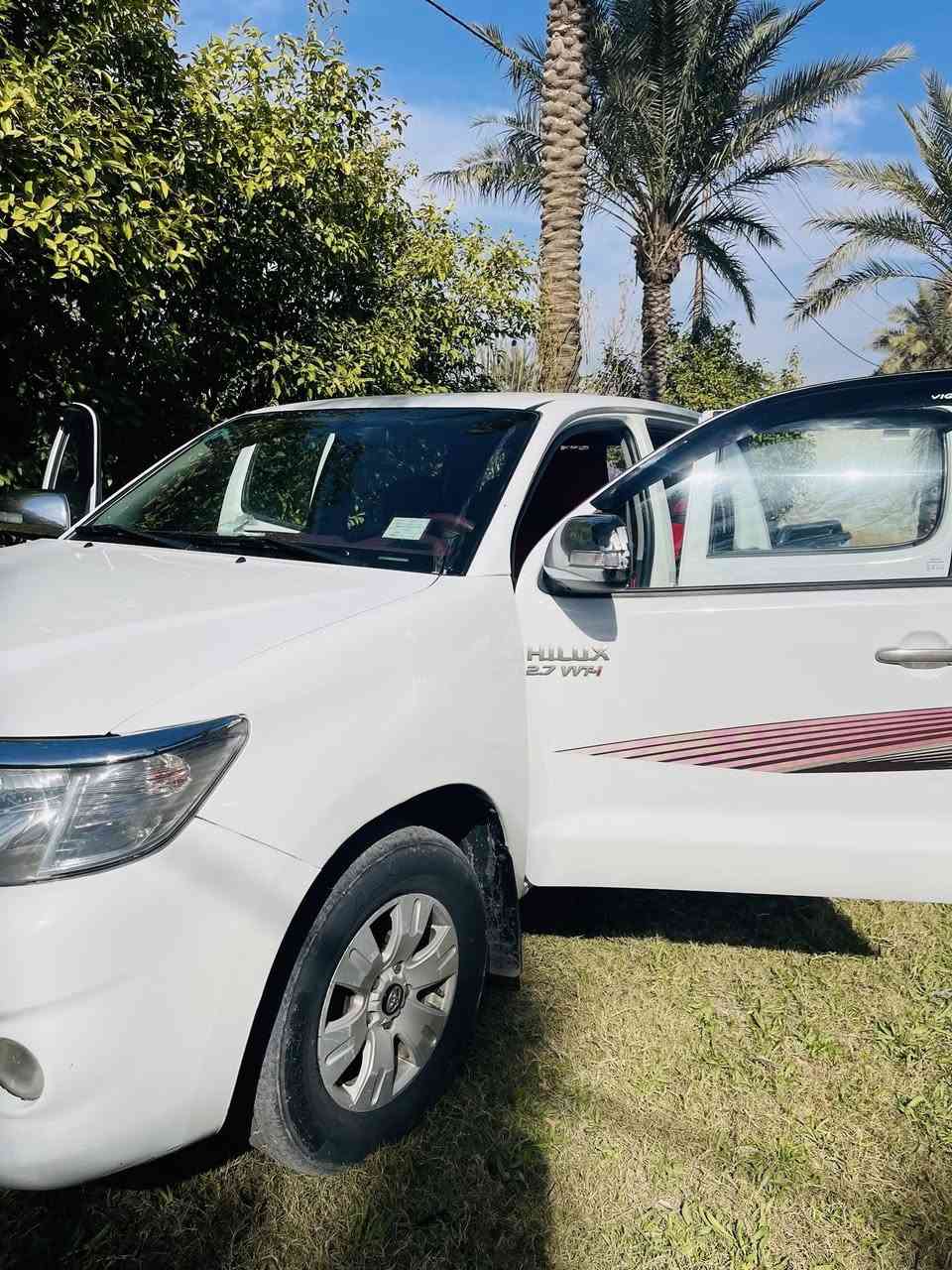 هايلوكس 12 رقم بغداد كير اوتماتيك باسمي مجدده  لسنه 30  كير محرك شركه مامفتوح برغي تخم تاير جديد ماشيه 235 الف مابيها صبغ بارد فقط صارت طخه خفيفه بالجاملغ والبنيد وتعدلت بارد من الجهه اليمنى . السعر 210 $  قفل. السياره نضيفه ومال جناي 
العنوان ديالى الخالص تلفون *********** 
/ ***********
