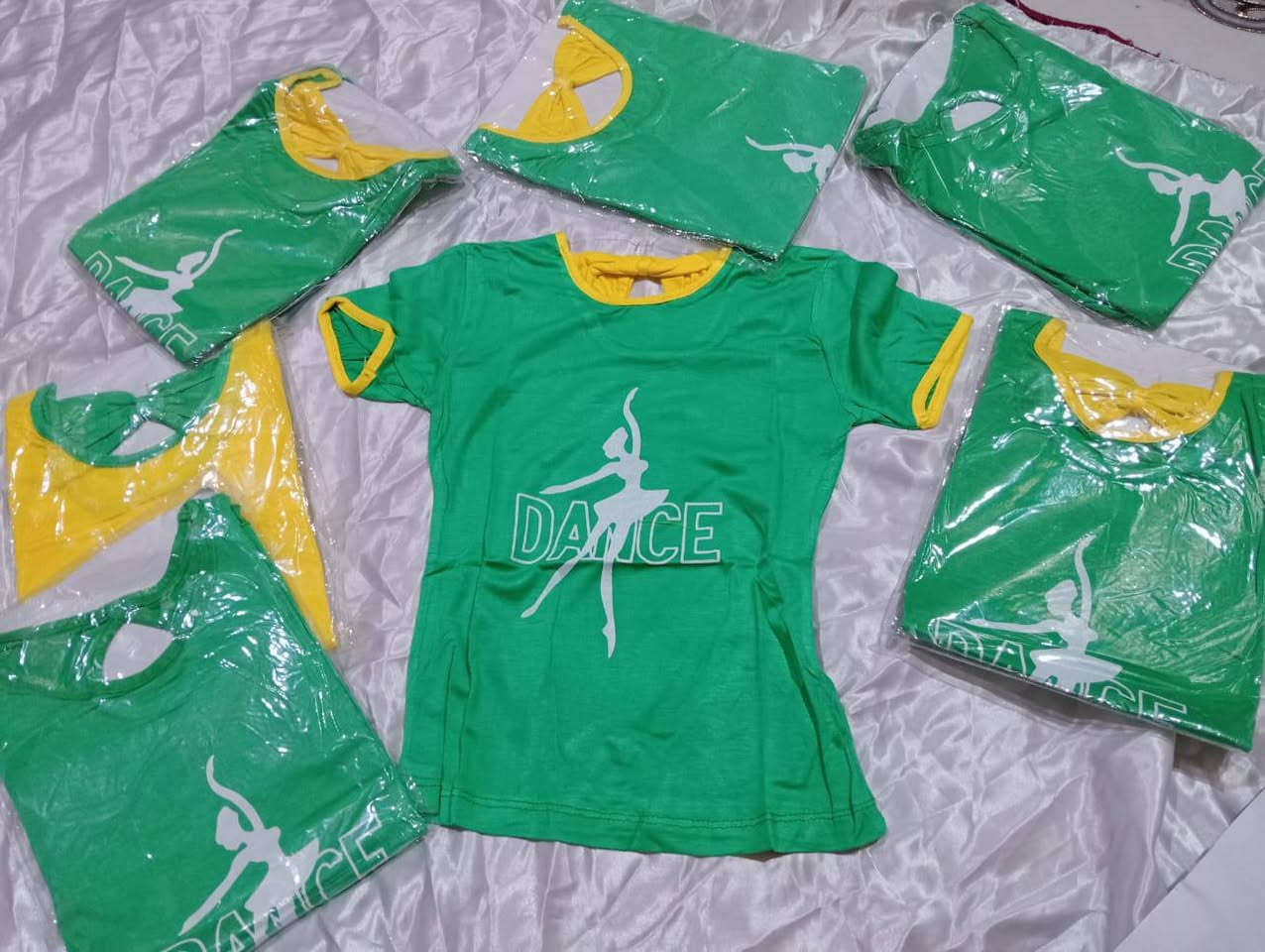 بديات قماش اصلي شي ان بجيس وبيهن قياسات زغار وكبار والوان السعر الف دينار بس ومتوفر توصيل  ***********للطلب مراسلة لرقم
