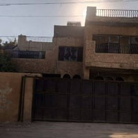 دار للبيع قديم بحاجة الى ترميم المساحة/240م واجهة10  الطابق الارضي يحت...