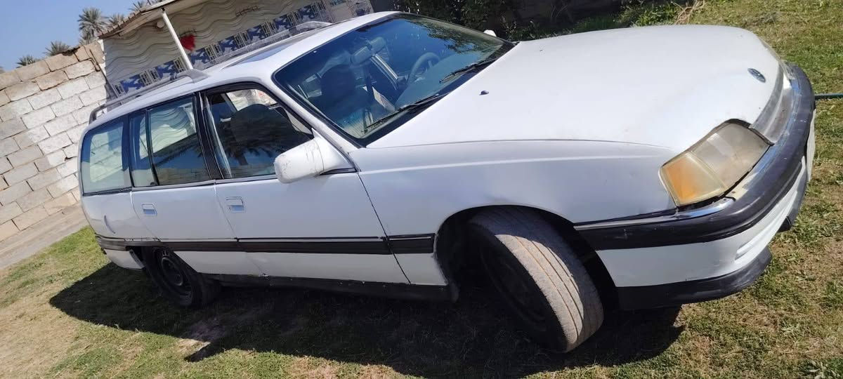 مساء الخير اخوان سياره نوع اوبل ستيشن كير محرك خير من لله صدر نص عمر داخل نضيف رقم انبار سعر 25بيها مجال للطيبين مكاني بغداد اليوسفيه ***********
