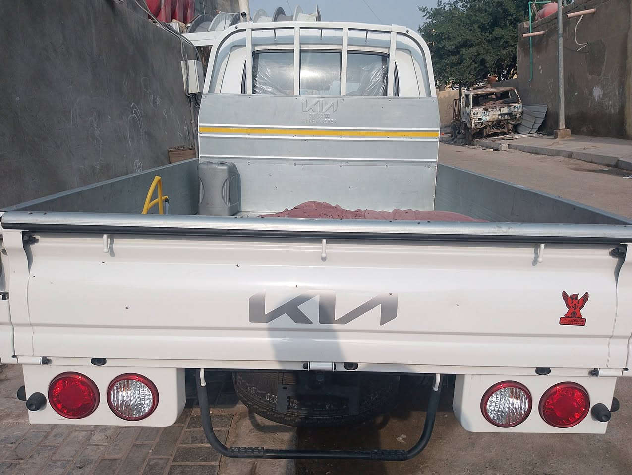 كيا دبل قماره مديل 25 سياره كفاله ماشيه 16الف وكسرور 
رقم بصره تحويل 
رقم ***********
