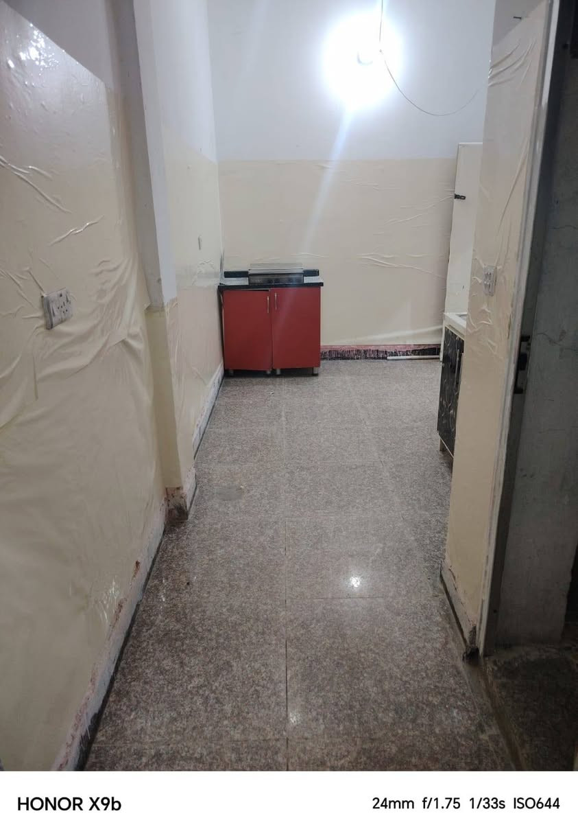 يوجد لدينا

شقه للايجار ارضيه مال عائلة نفرين

غرفه مطبخ صحيات

سعر اجار 160 الف

الماء والكهرباء والانترنت واصل علينا

حله حي المهندسين قرب مركز تأهيل الجرحى

للاستفسار الاتصال على الرقم ***********
