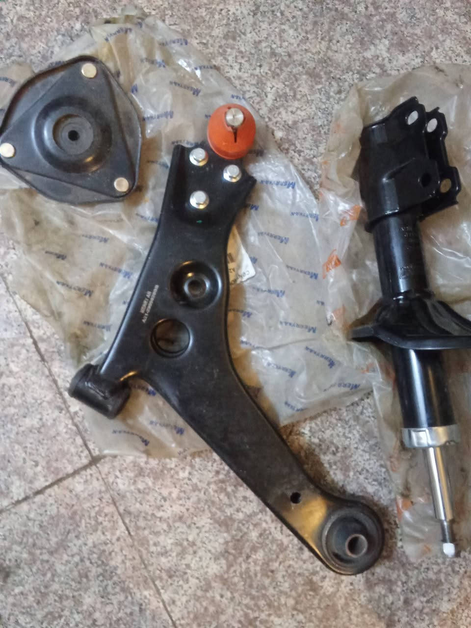 3 قطع شيري A5. غير مستعملة سعر 75الف سعر نهائي  اتصال عل رقم *********** مكلف بنشر  تسليم فقط بغداد اعظمية  لا يوجد توصيل
