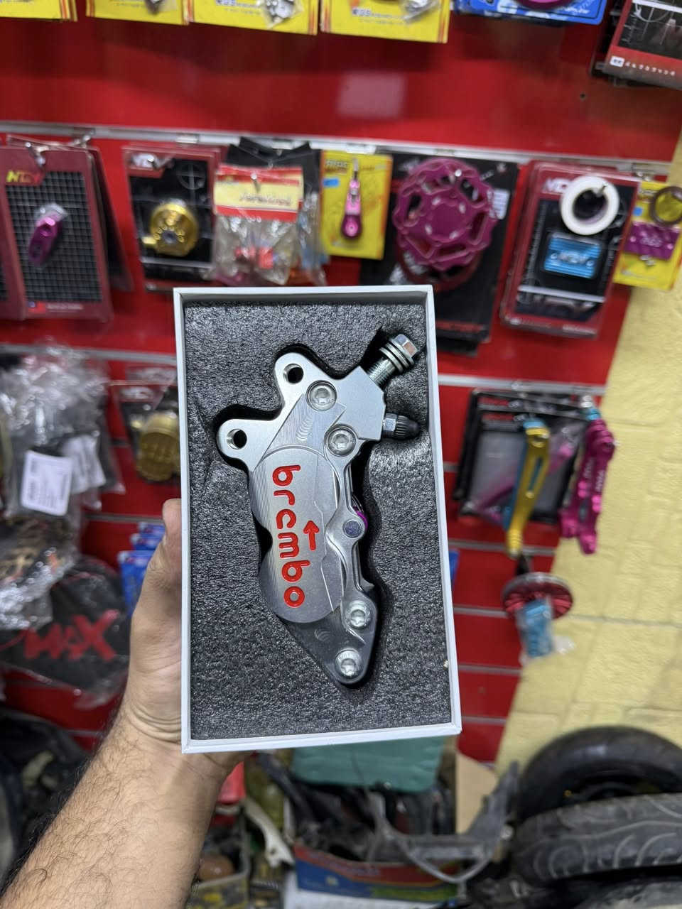 محل مستر ماكس للدراجات النارية 
شتحتاجون للماكس موجود 
ترويد /تصليح/ اداوات احتياطية/ زيوت 
بغداد/ زعفرانية/ نهايه شارع معهد مجاور المدرسة الصفرة


**إذا كنت صاحب هذا الإعلان وتريد حذفه لأي سبب، رجاءا أرسل رسالة إلى الدعم الفني**