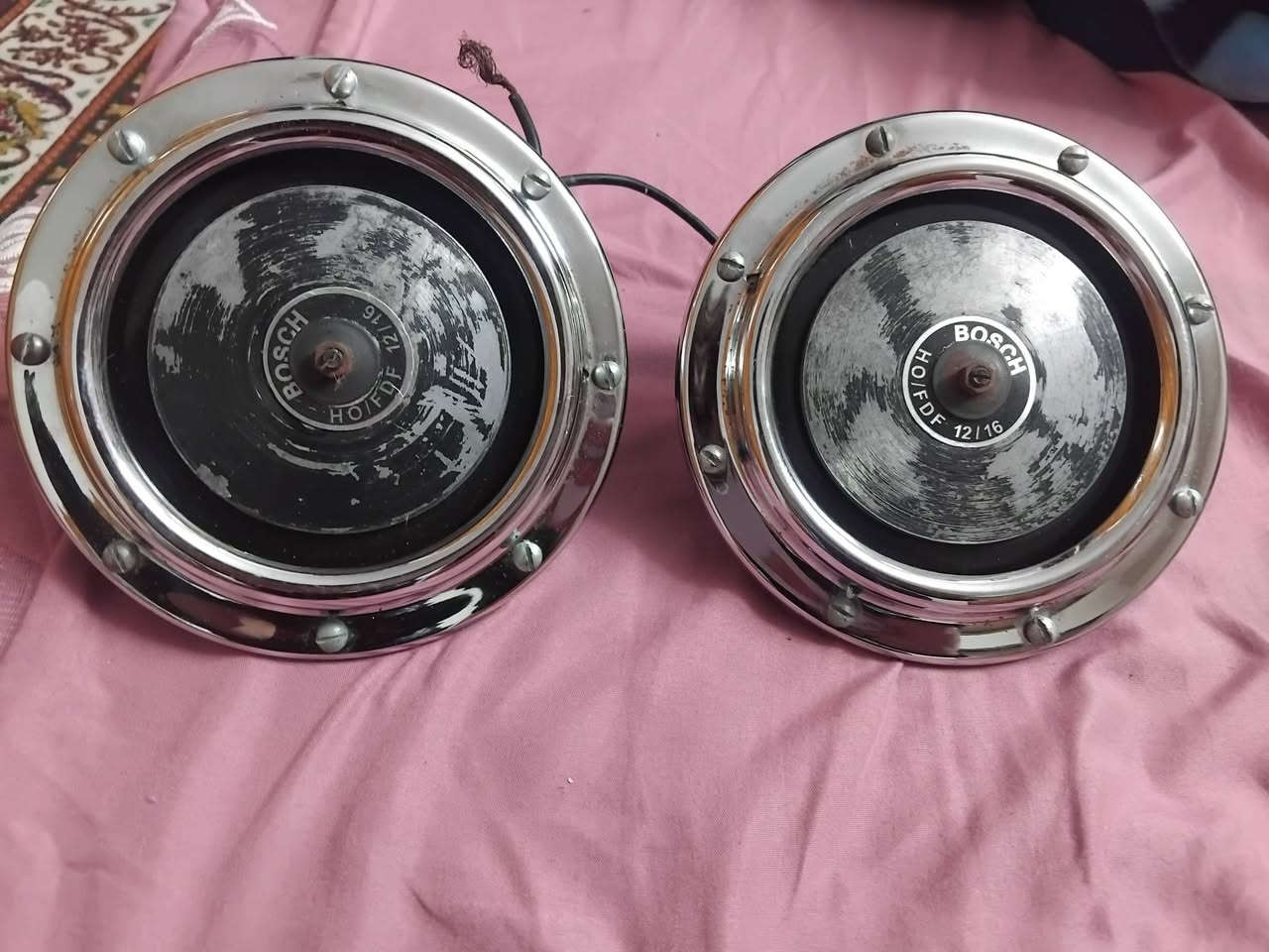 سلام عليكم هورن بوش يراني يل بيع حرف M جديدات سعر 300بيهن مجال ***********
