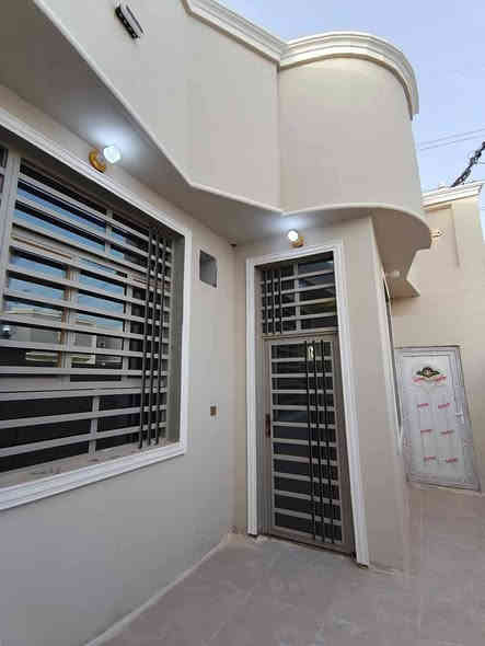 📏 المساحة:150 متر مربعة 

💰 السعر:💲 55 مليون (قابل للتفاوض)

🏗️ البناء: طابوك 

🏠 الأساس والسقف: كونكريت

مواصفات البيت:

✅ غرفه2 نوم 🛏️

✅ صالة 🛋️

✅ مطبخ 🍽️

✅ صحيات 🚿

استقبال 

عنوان مكتب الكرار مقابل قريه الغدير عامود 282 

الاستفسار ***********
