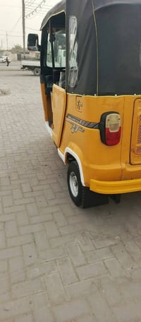 موديل ٢١ • اوراق • لا يتعبني