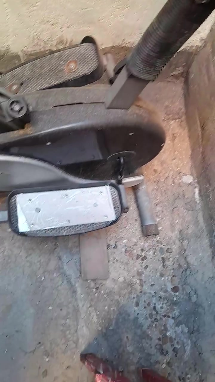 امريكي باله سير ..مو زنجيل عده سرع السرج يصعد وينزل اكو واتساب
***********

