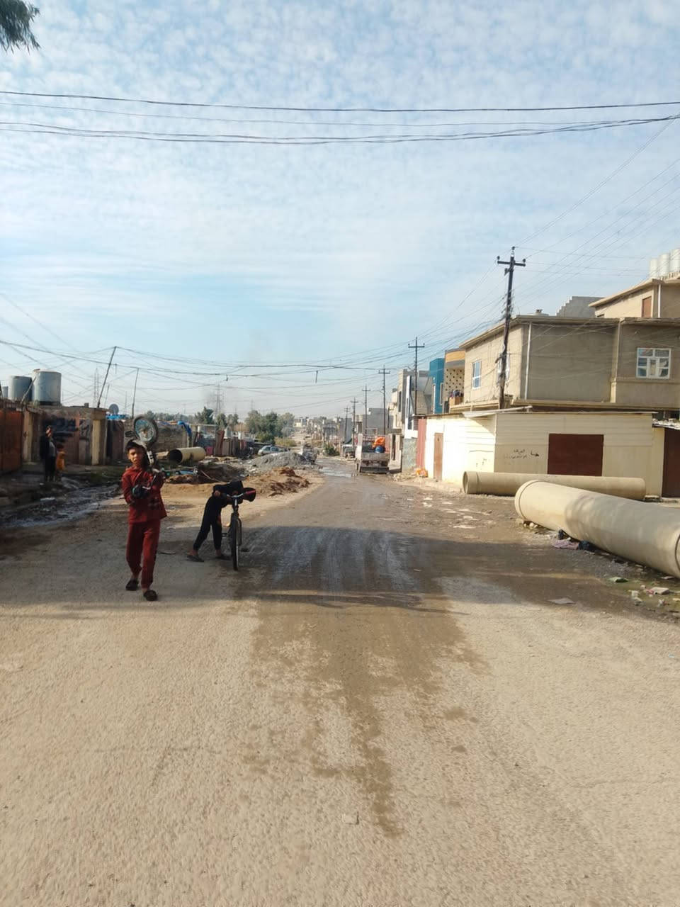 هياكل تؤام طابق ونص للبيع حي الانتصار شارع 60 من جهة الميثاق قريب على مستوصف الميثاق مساحه كل هيكل 65 متر الطابق الاول يتكون من غرفه و واستقبال  ومطبخ ومشتملات الطابق الثاني يتكون من غرفه وهول ومشتملات سند ملك صرف طابو الزهور شرط التحويل تبليط وخدمات كامله
سعر الهيكَل الواحد 42  وبي مجال 
***********
***********
