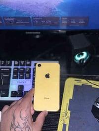 آيفون XR • ٦٤ • اللمس ما يشتغل