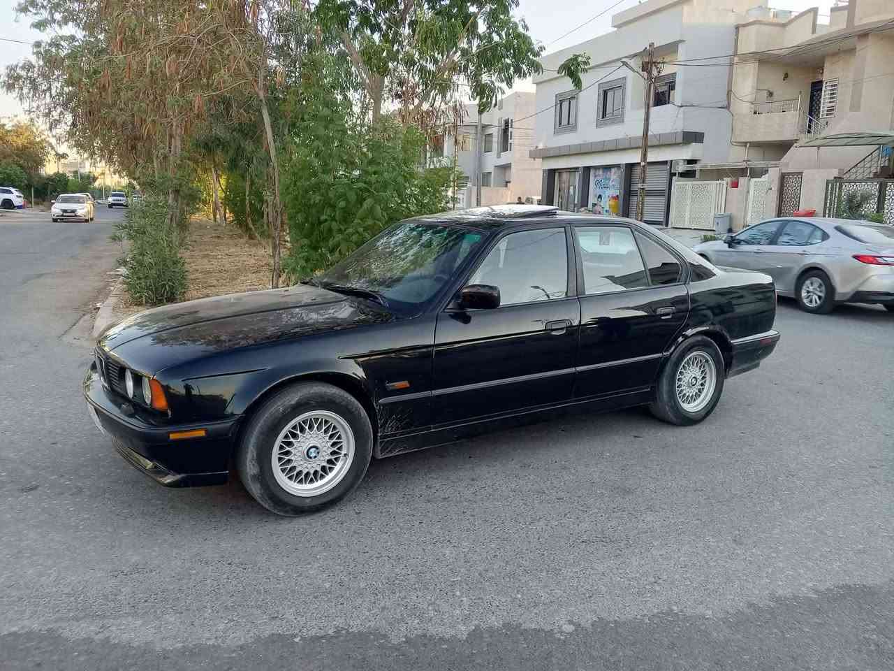 سياره BMW525 رقم كركوك مشروع وطني شرط كير و محرك سقف سلايت بدون ضرر تبريد ثلج كير عادي سياره مابي نقص
سعر 43 ورقه شراي يخابرني هاذه رقمي ***********
