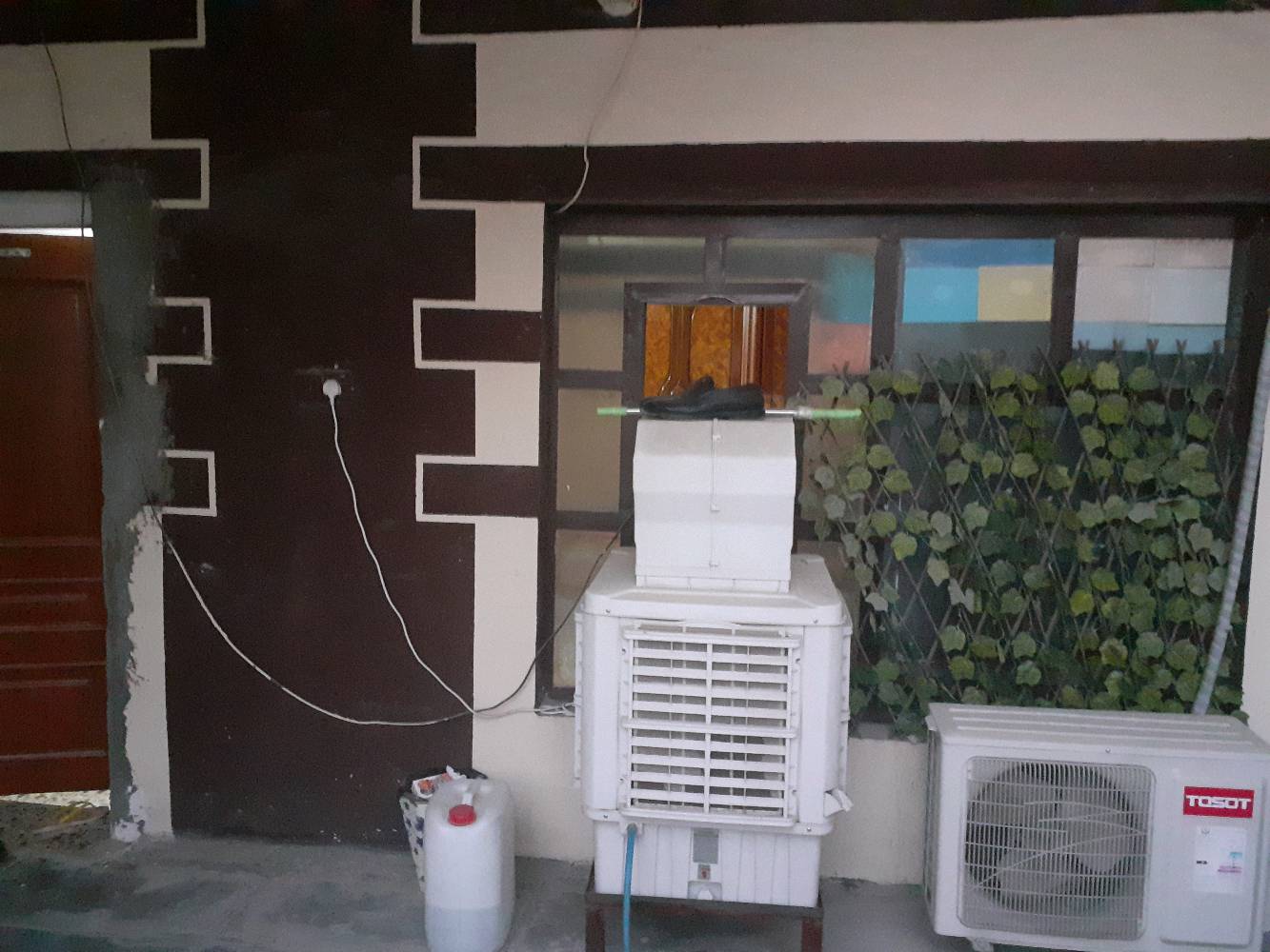 بيت طابقين مساحة 150 متر (خلفية)
نهاية الاورفلي اخر فرع من جهة المتنزه
تفاصيل البناء الطابق الأول استقبال كبير + غرفتين نوم + مطبخ+حمام+تواليت
الطابق الثاني غرفتين نوم+مطبخ + حمامين مشتركات
السطح الثاني يحتوي على مخزن
سند مستقل بأسمنا 
السعر قابل للتفاوض الرقم متوفر واتساب 