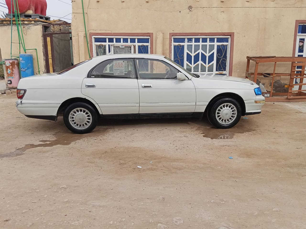 السلام عليك  كراون بطه منفصل موديل 94للبيع رقم كربلاء سياره دواخل حلوه حداديه زينه باتري جديد كير حلو  محرك 2500 ديلكو بلاد  سياره بس قماره كص والباقي مكفول ***********
