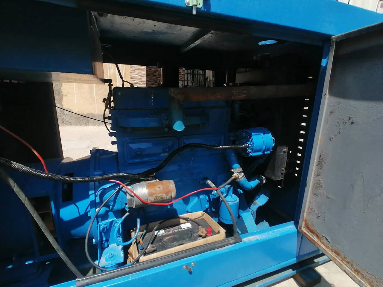 السلام عليكم مولد للبيع نوع بيركنز صيني 4سلندر 30كيفي صدامي مكان حله تجفيت جديد 
سعر مليون ونص وبيها مجال للإستفسار ***********
