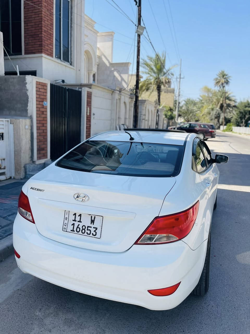 السلام عليكم اكسنت للبيع (بدون مراوس) موديل 2016 خليجي بلو  فول مواصفات ماشية ٤٥ كيلو حقيقي و مكفولة كفالة عامة عدا شبر بل قبق الجنطة يعني مو كامل ربعة علة كد شبر اثر شخط بدون ضربة قوية وبدون حادث رقم بغداد مشروع وطني وبسمنة تحويل ثاني يوم ماكو اي شكال (علما ان السيارة صارلهة عدنة تقريبا (٥) سنوات علة ايدنة وبسمنة استخدام شخصي
مواصفات السيارة
(1) ماشية (٤٥) كيلو حقيقي
(2) سلايت فتحة شغال+ تحكمات ستيرن
(3) شاشة كبيرة+ اشاير بل مري+ اربعة دسك
(4) مكينة ١٦٠٠ دوش ١٠٠/١٠٠+ تجاوي
(3) كير درجة اولى+ ويل كب
(5) صدر وتبريد وتدفئة مكفولات
(6) ميكانيكيات وكهربائيات وحدادية ١٠٠/١٠٠
(7) تخم تايرات جدد+ داخل غرفة جديدة
(8) السيارة جاهزة مابيها اي نقص
(9) السعر ( ١١٠ ) ورقة وبيها مجال
(10) المكان بغداد الكرخ للاستفسار  ***********
