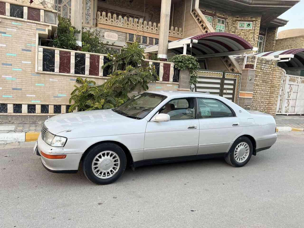 تويوتا بطة كراون موديل “ 1991مكفولة كفالة عامة من الضربة والتبديل فقط صبغ قطعتين  بسبب شخوط وجراد السيارة جديدة جداا وبعدها في حالة الوكالة أي نقص مابيها كير مكينة بالكارتون حدادية  كلشي جاهز  دواخلها جديده ع الابلاد وشغال نقص كد شعره مابيها جاهزة من جميع النواحي تخم تاير باتري جديد تبريد ثلج  رقم   بغداد  تتحول بكافة محافظات العراق سنوية لغاية ((2029))  العنوان واسط السعررررر((57))الاتصال 
للأستفسار: ***********☎️📞
