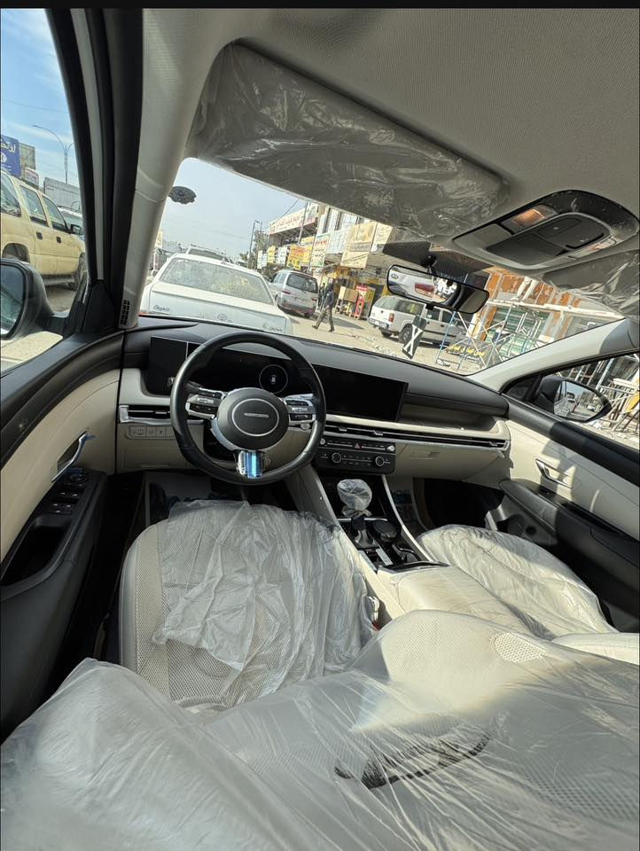 السلام عليكم 

توسان 🔥 2025 💣 2 كلر ⚫️⚪️
المواصفات
بصمة 
شاشة متصل 
قطعتين تبريد 
جنطة كهرباء 
كراسي 2 كهرباء 
حساس خلفي وامامي 
شحن لاسلكي 
داخل ابيض 
تشغيل عن بعد
ماشيه 14000 الف فقط 
السيارة مكفولة كفالة عامة (وضع زيرو )  
رقم بابل بسمي مكاني بابل مركز المدينه
***********
