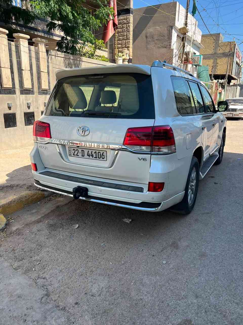 لاندكروز 2017 فطيم فوووول ماشية 100 حقيقي مكفولة كفالة عامة العنوان بغداد السعر ***********
