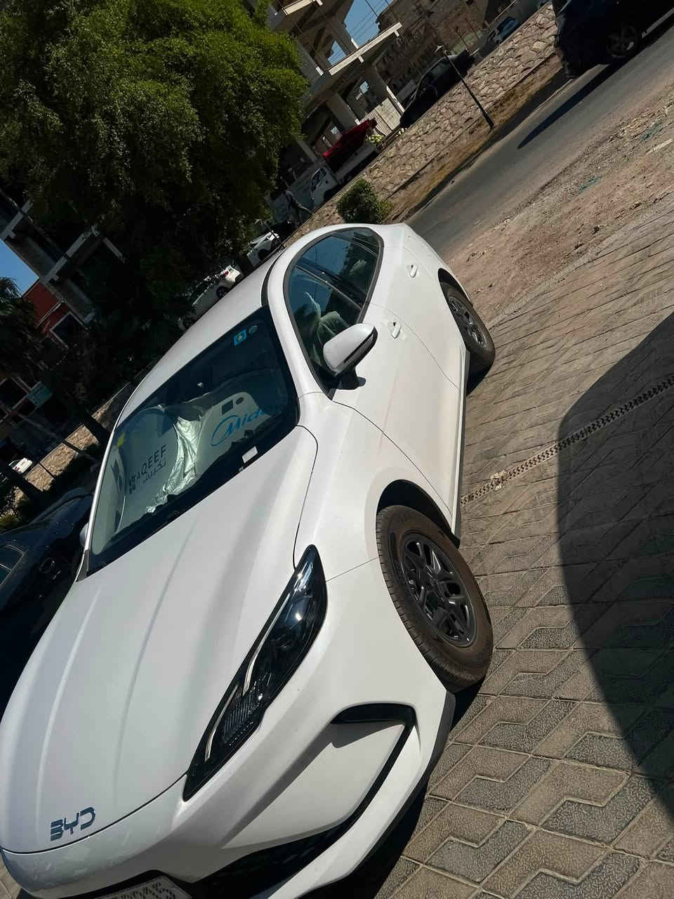 السلام عليكم بي واي دي سيل 5ماشيه 1500بعدها اخت الزيرو مواصفات معروفه داخل ابيض عارضها ب19750وبيها مجال بسيط للاستفسار ***********
