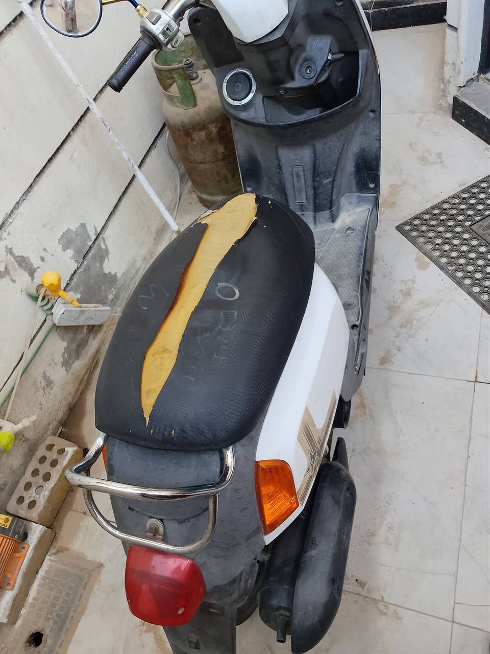 ماكس بوليسي بيه وصل معرض الحمداني
ما صارله هواي من طالعه دراجه ما مفتوح برغي بيه بلادي 
كهربائيات كله شغاله سلف هندر 
شلعه ومعدل 
السعر 800 وبيه مجال شي قليل 
بيع او مراوس بنامة 
***********
