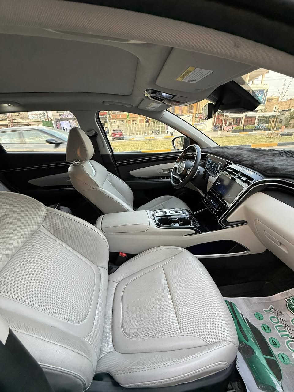 سلام عليكم توكسان مديل 2024 فول مواصفات 3 انظمه شحن +هايبرد+بانزين محرك 1600تيربو سياره بيه كومات مواصفات   *********** الحادث بنيد ودعاميه ايرباك بس ستيرن طاك
