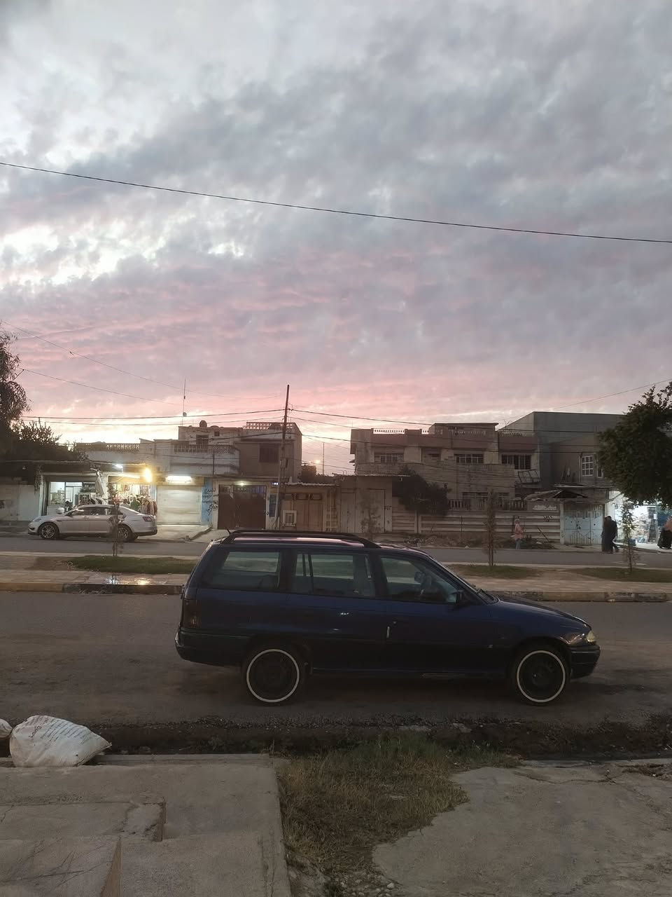 استرا استيشن
حجم 18 
كير ومحرك شرط 
موديل 1992 
سنوية تنتهي 2027 
رقم بغداد مشروع وطني 
الشرعي ب موصل 

مكلف ب نشر تعليقات مارد 
الاتصال / ***********
***********
