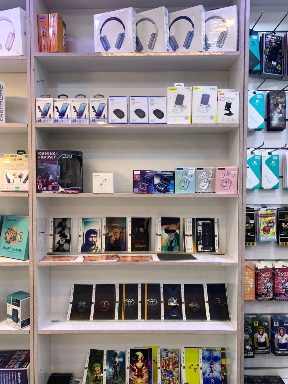 
البصرة ـ شط العرب 
محل موبايلات كامل للبيع ، 
مشروع جاهز للعمل ،
 اكسسوار متكامل و حديث , 
ديكور حديث ،
 ورشة صيانة متكاملة ، 
قطع غيار و تفصيخ 

ابيع شلع كامل 
الشراي يتصل وما يكون خاطرة الا طيب 