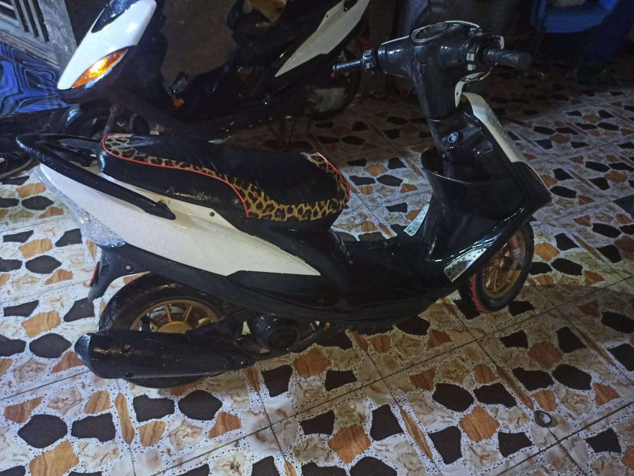 السلام عليكم
دراجه لبيع ماكس مكان فلوجة حي شهداء 
دراجه طفت بيه ابيع كايمه
شراي يتصل عل رقم مرواس ترهم
400 وبيها مجال 
***********
