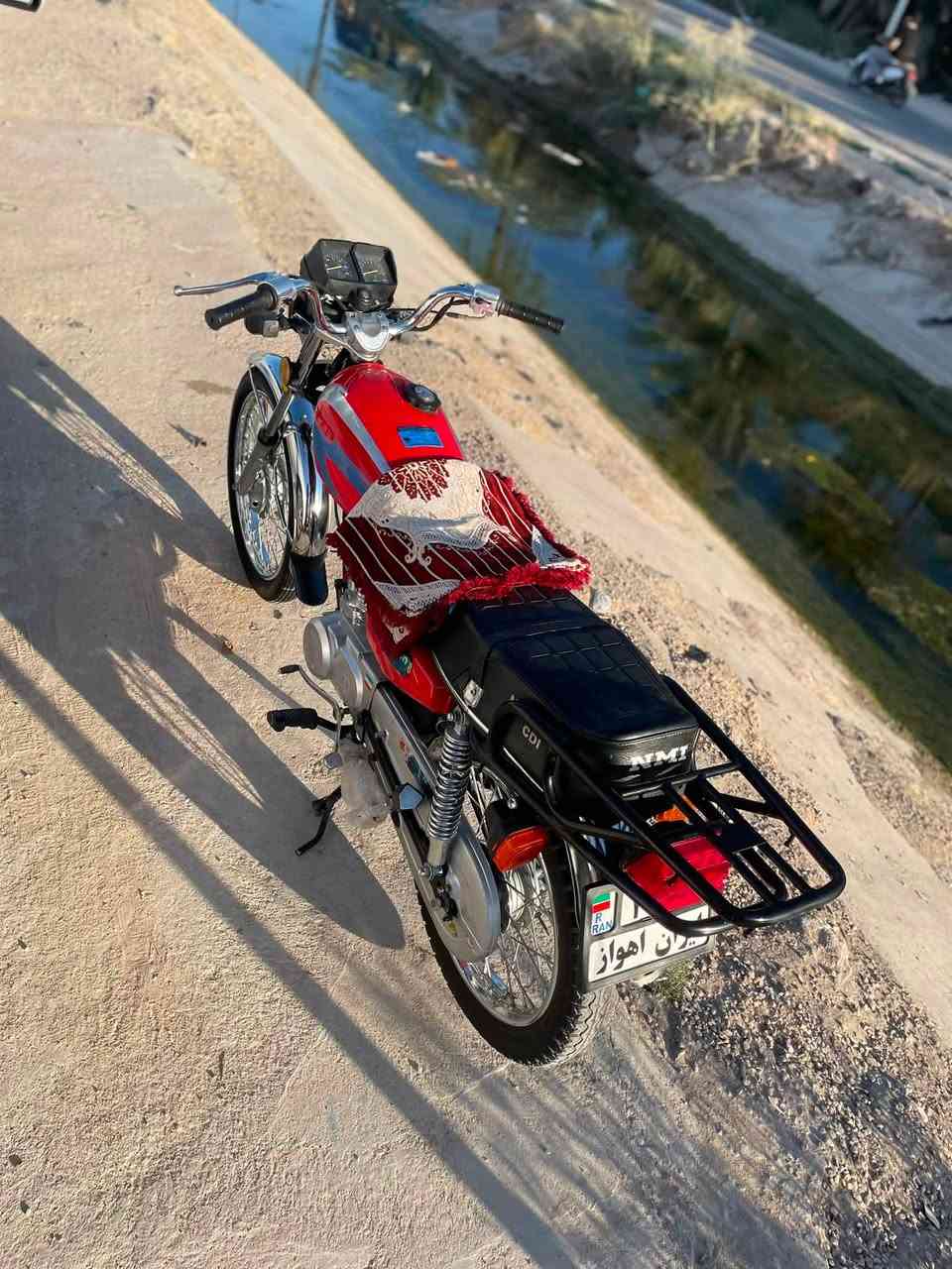 السلام عليكم دراجه لبيع أربعه كير موديل 2025 دراجه مانقصت شي غير دشبول مكسور ودراجه بدون أوراق يعني كلك سعر 500 وبيه مجال ***********￼
