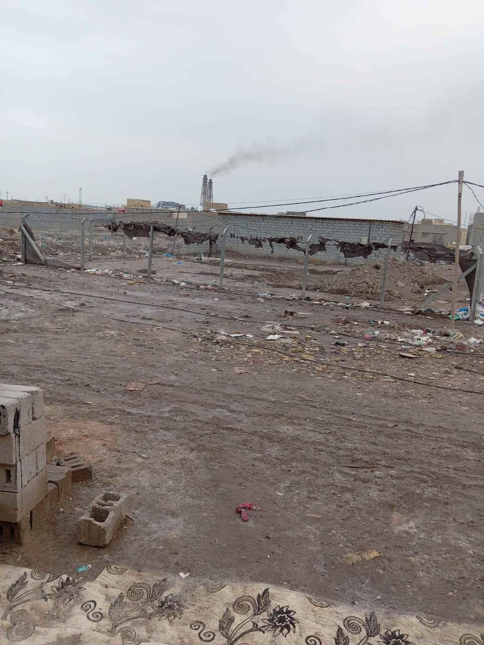 بيت 100 نظيف بالصخيين مقابيل الطاقه
غرفتين وصاله ومطبخ ودوانيه حمامات خارجيه
السعر 30 وبي مجال
الاتصال ***********
