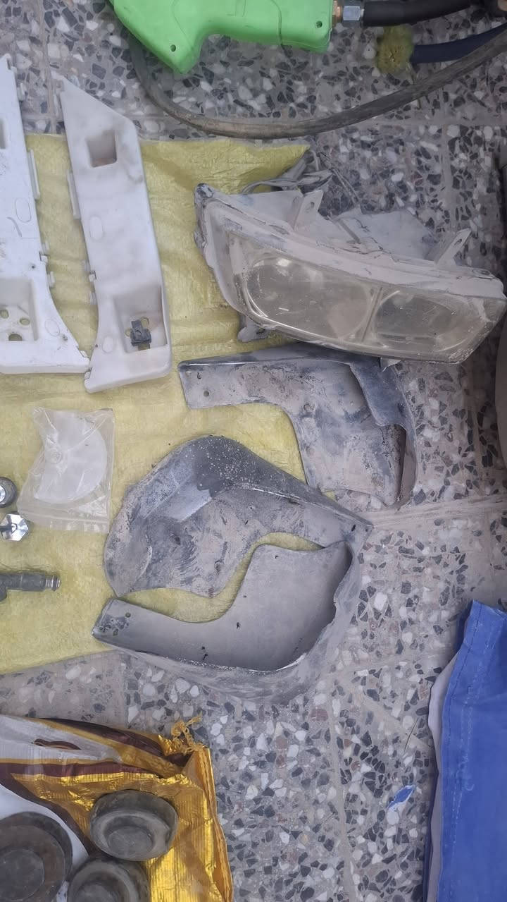 السلام عليكم 
غراض امكراندc7 بك لايت ايسر بلادي سعره ١٥ مغازل ايمن وايسر جدد ١٠ ثنينهن ماسكات  عدد٣ سهرهن ب٥  سيم يده باب ب٥  مراسله واتساب *********** نجف
