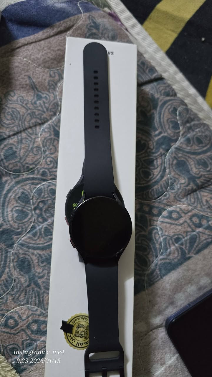 السلام عليكم جهاز سامسونج A55 5G ذاكرة 8/256 جهاز جديد شخط مابي استخدام قليل كامل الاغراض الكيبل ممفتوح وساعه سامسونج 5 نضافة 90% 
كارتونه وشاحنه وياها للبيع  سعر الجهاز 350 بي مجال والساعه 125 بيها مجال
 بسيط مكاني بغداد الكرخ 
***********
