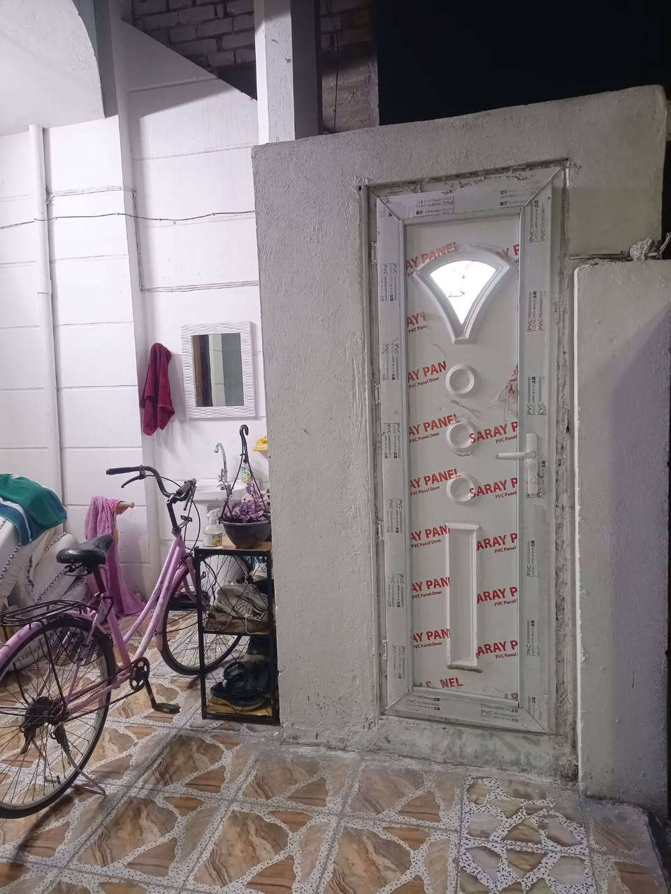بسبب الوعود الكاذبة أعيد النشر السلام عليكم بيت طابق ونص طابو صرف للبيع
غرفتين نوم واستبقال ومطبخ وطرمه وخدمات مساحه١٠٠ متر 
مكان بياع حي تراث مقهى وادي الذئاب 
يعبد عن لمستوصف ٥ دقائق 
وهن لمدرسه دقيقاتان 
وعن الاعلامً ١٠ دقائق يوجد كافه الخدمات حوله 
للاستفسار خاص او علا الارقم التالي ***********
