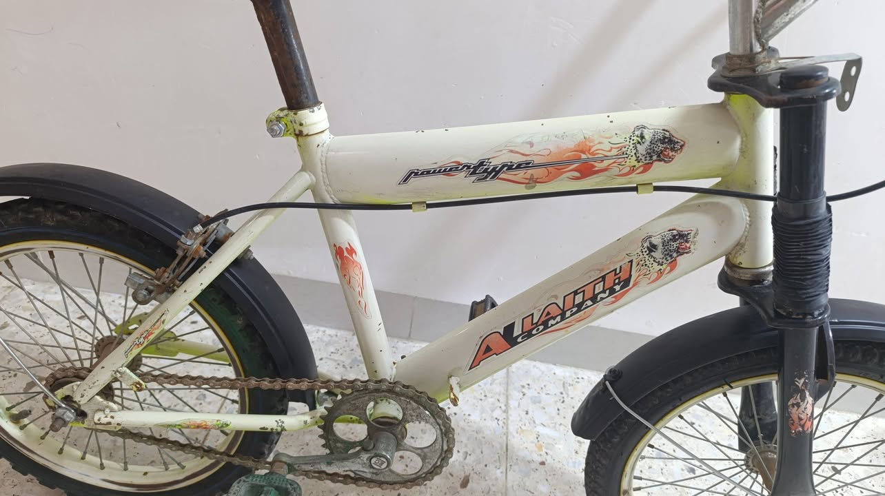 السلام عليكم ورحمة الله وبركاته
🚲 بايسكل حجم 16 نظيف جاهز للاستخدام 
*********** واتساب
