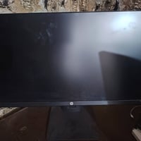 شاشة hp حجم 24 ips 144hz amd freesunc premium fhd متوفر توصيل السعر 18...