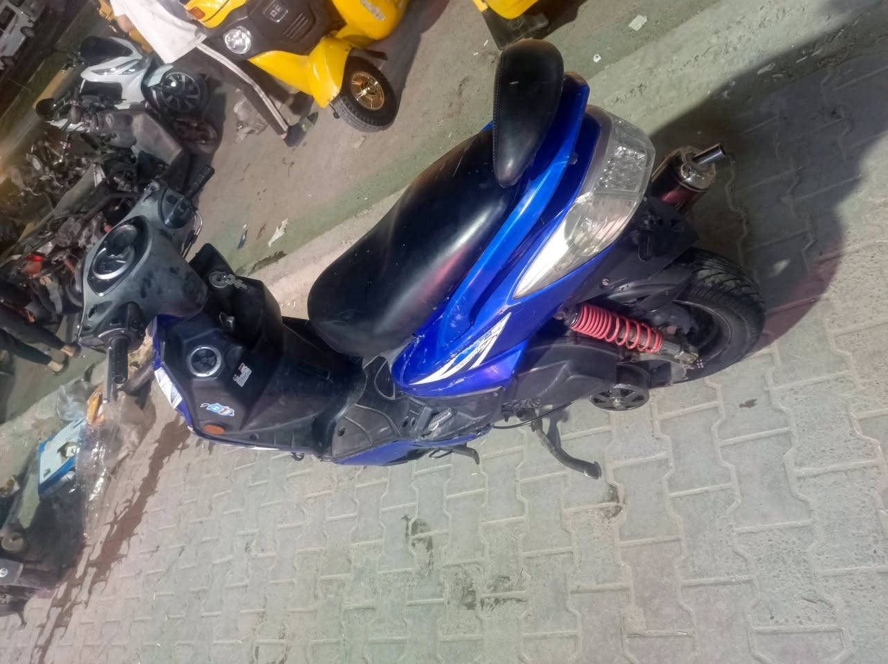 اسلام عليكم دراجه سكنس فحل للبيع طلاعات موديل ..12..دراجه يحتاجها فايبر قليل بل بجم دراجه مكينه ..58..كلجات رياظي صلنصه رياظي قبق فلاوين قطره سماءي دراجه شلع ومعدل تخبل شراي يتصل...***********... سعر ...650...وبيهه مجال حك جيه مكاني شعب أو مدينه صدر
