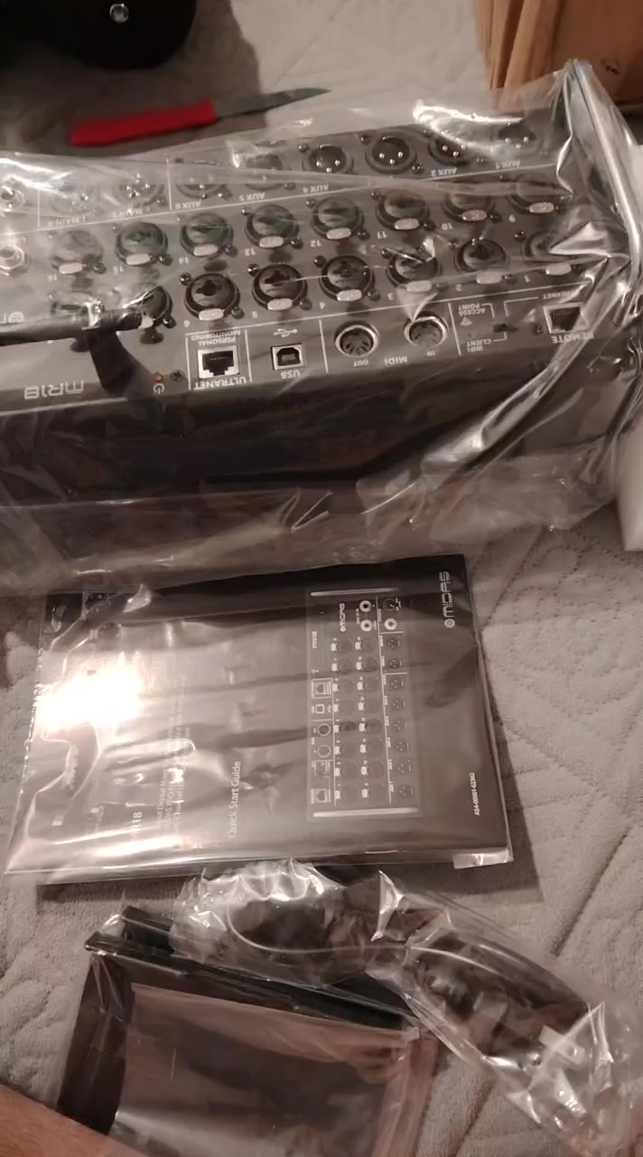 مزاد
السعر بالدينار: حوالي 1.525.000 دينار.
السعر بالدولار: يتراوح عالمياً وفي المواقع التي تشحن للعراق بين 900 إلى 1200 دولار


**إذا كنت صاحب هذا الإعلان وتريد حذفه لأي سبب، رجاءا أرسل رسالة إلى الدعم الفني**