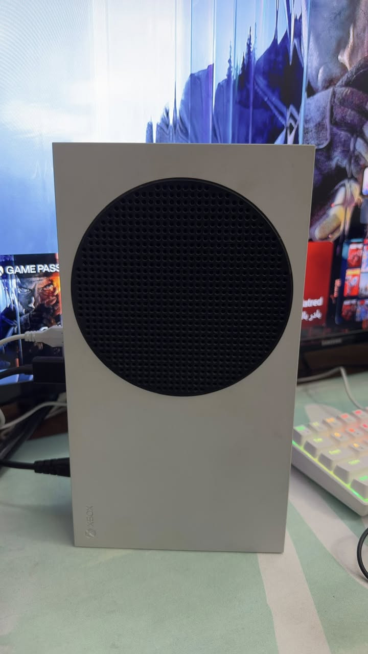 سلام عليكم اكس بوكس سيريس s جهاز جداً نظيف وجديد مستخدم شهر واحد فقط ما مفتوح ابد الجهاز عالفحص تفحص وتاخذ سعرة 350 الف وبي مجال مكاني نجف 
***********
