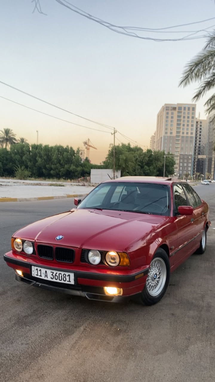 للبيع Bmw525 
سياره موديل ٩١ رقم بغداد الانكليزي باسمي سنويه لل٣١ تحويل مباشر 
محرك ٢٥ اصل مسكر 
محرك كير شغاله ١٠٠/١٠٠
حداديه امامي خلفي جدد
تبريد شغال ثلج شرط ويه السويح 
موصفات 
دبل ايرباك دبل كمبيوتر دبل جكمجه
سلايد رووف طكيتن 
بجم عريض 
سستم  Mدعاميات امامي خلفي
سبايدر شفقه سكنات بلاديه  
داخل اندفجول جلد لونين 
بطاين اسود  صاج ملكي 
لايت زنون 
سنتر لوك 
ويل خليه اصلي واخم تاير  جديد 
سياره مصروف عليها  ادامه كامله بدون اي نقص مال جناي  ترايك مفتوح 
السعر 68$
مكاني السيديه 
للاستفسار الاتصال على الرقم ***********
