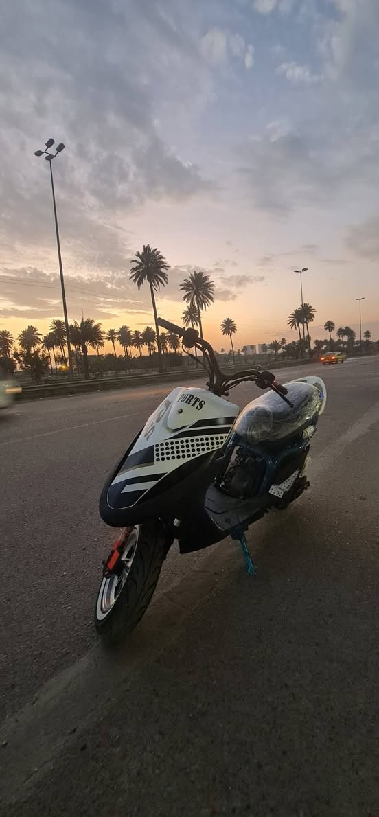 ماكس عدله لعب جاهزة مجهزة سلف وهندر نكرة مكينه خرسة شلعه متنلزم تشك الكاع
مابيهه كل نقص 
السعر 375 وبيهه مجال بسيط 
مكاني الشعب 
***********
