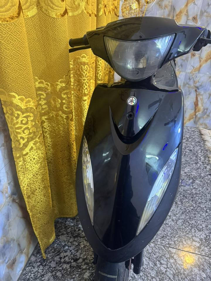 سلام عليكم شباب ماكس عدله للبيع دراجه خير من الله الدراجه نقص قلق باتري  وشاير طافيات سعر ٤٥٠وبيهه مجال  المكان حي العامل رقم ***********
