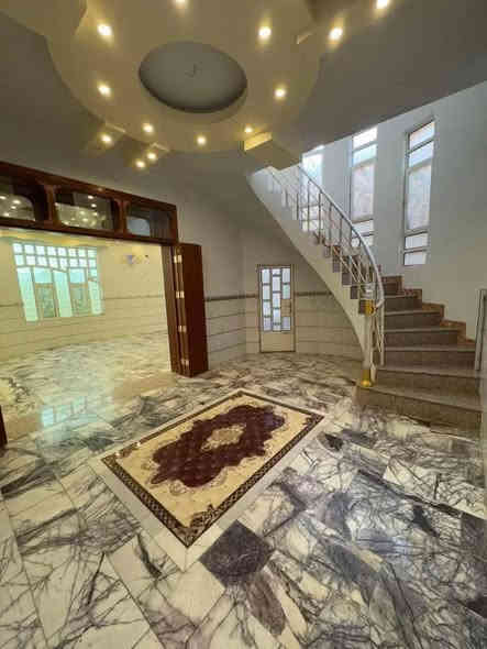 للاجار للاجار بيت مساحه 100 في حي السلام مربع 
طابقين يحتوي على اثنان غرف نوم في الطابق الثاني 

سعر الاجار 600الف الشهر البيت جداً نضيف  على ساحه 

للاستفسار اكثر الاتصال يتوفر وتساب 
***********

***********
