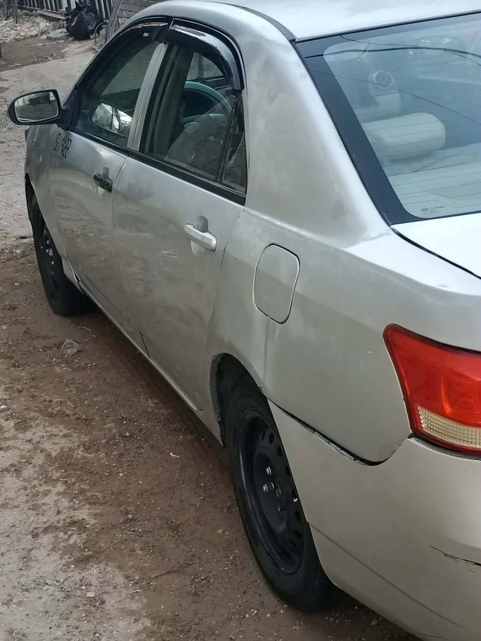 BYD
2013
رقم كربلاء بسمي سياره كير عادي تبريد جديد ثلج 
صدر مشط خير من الله تخم تاير محرك بي تبخير 
محرك هوندا ما عليها غرامات 
السعر 40 وبيه مجال 
الطي الكاظمية 
***********

